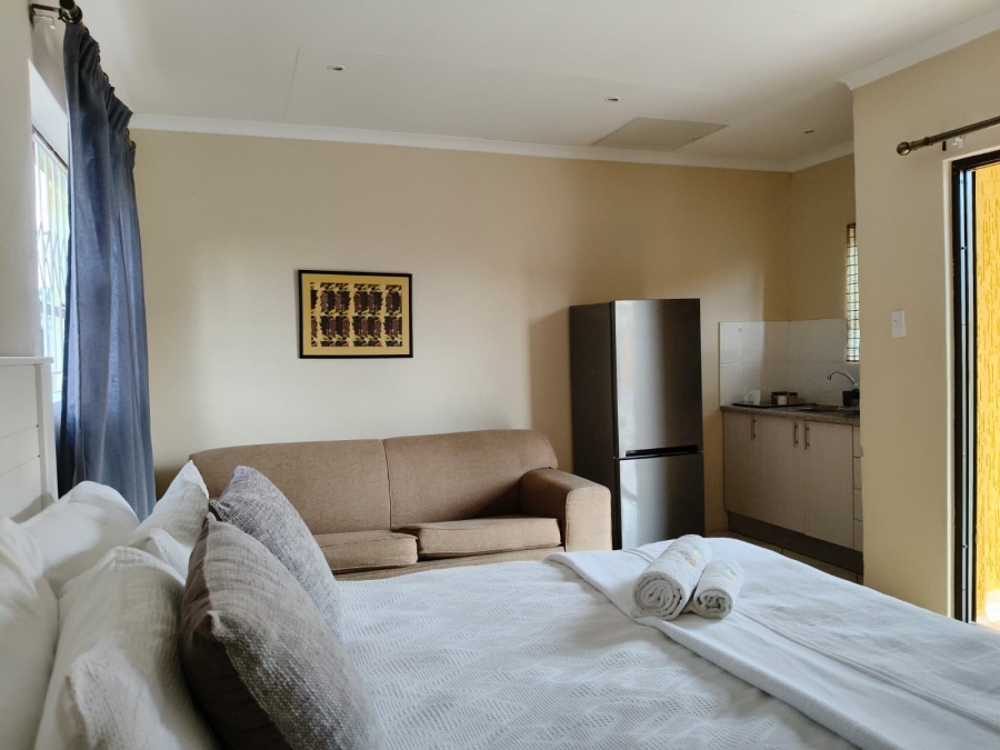 8 Bedroom Property for Sale in Monakato North West